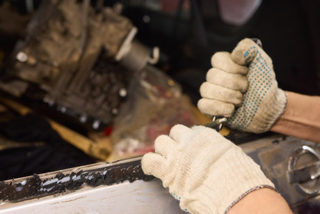 How to Remove Tar or Glue from a Car