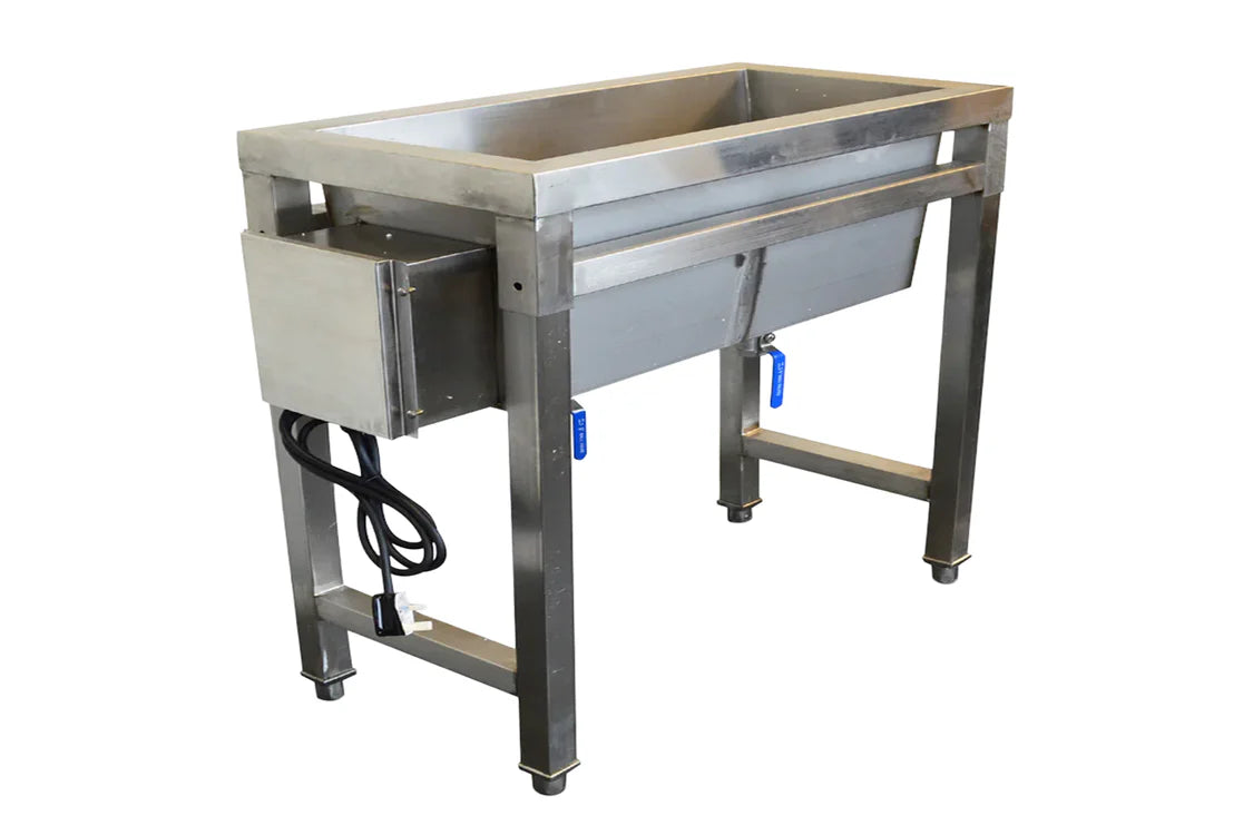 Coveva Carpet Cleaner + Free large heated water trough