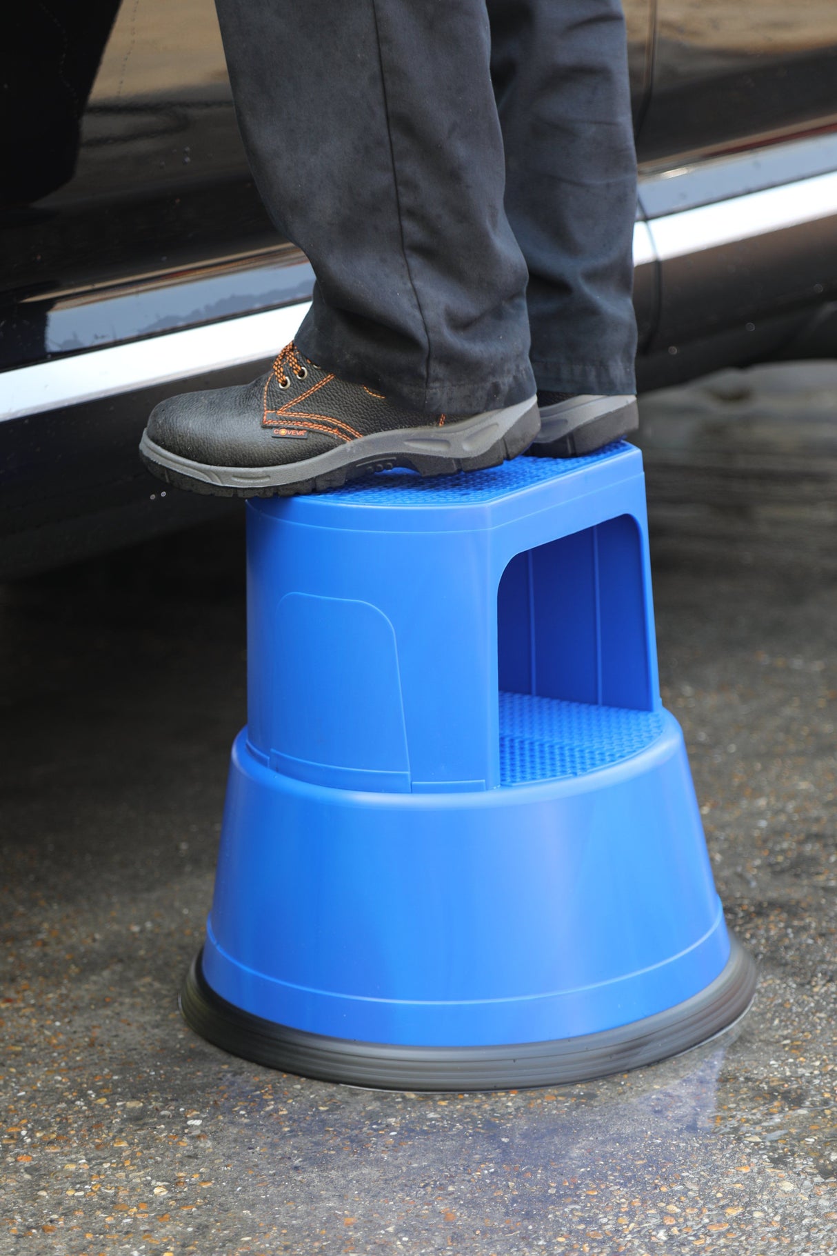 SAFETY KICK STEP
